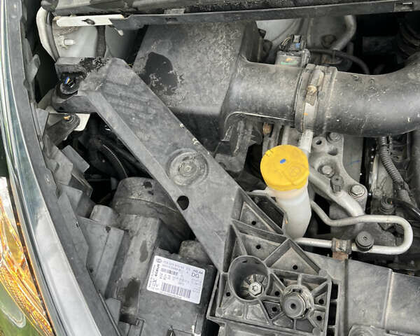 Белый Рено Трафик, объемом двигателя 1.6 л и пробегом 177 тыс. км за 18999 $, фото 77 на Automoto.ua