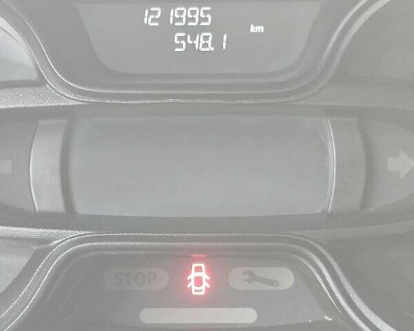 Белый Рено Трафик, объемом двигателя 1.6 л и пробегом 122 тыс. км за 16000 $, фото 32 на Automoto.ua