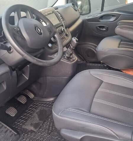 Белый Рено Трафик, объемом двигателя 2 л и пробегом 162 тыс. км за 26000 $, фото 19 на Automoto.ua