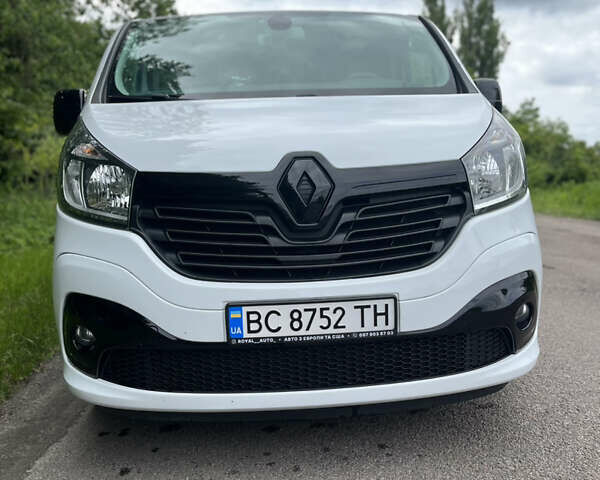 Белый Рено Трафик, объемом двигателя 1.6 л и пробегом 177 тыс. км за 18999 $, фото 2 на Automoto.ua