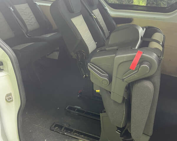 Белый Рено Трафик, объемом двигателя 1.6 л и пробегом 177 тыс. км за 18999 $, фото 56 на Automoto.ua