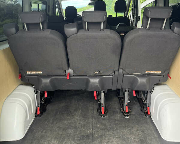 Белый Рено Трафик, объемом двигателя 1.6 л и пробегом 177 тыс. км за 18999 $, фото 59 на Automoto.ua