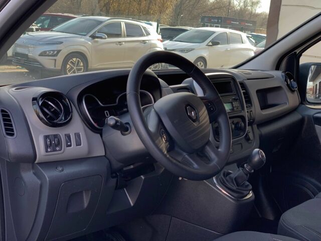 Белый Рено Трафик, объемом двигателя 1.6 л и пробегом 246 тыс. км за 17955 $, фото 9 на Automoto.ua