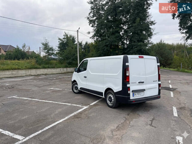 Белый Рено Трафик, объемом двигателя 1.6 л и пробегом 277 тыс. км за 12500 $, фото 3 на Automoto.ua