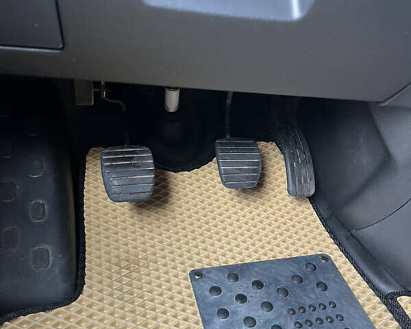 Белый Рено Трафик, объемом двигателя 1.6 л и пробегом 177 тыс. км за 18999 $, фото 46 на Automoto.ua