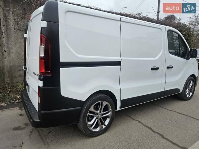 Білий Рено Трафік, об'ємом двигуна 2 л та пробігом 123 тис. км за 17900 $, фото 1 на Automoto.ua