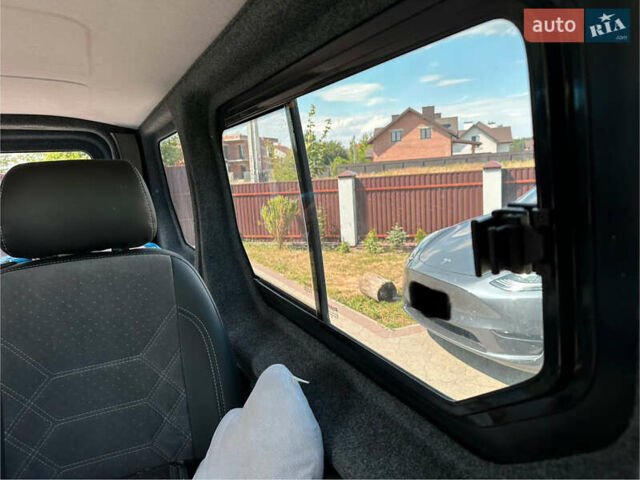 Белый Рено Трафик, объемом двигателя 1.6 л и пробегом 132 тыс. км за 19600 $, фото 11 на Automoto.ua