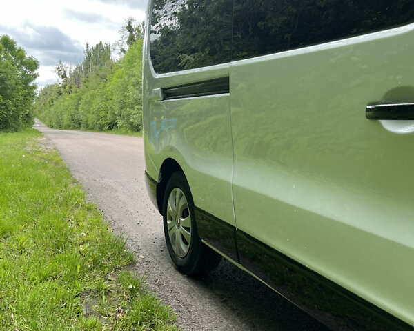 Белый Рено Трафик, объемом двигателя 1.6 л и пробегом 177 тыс. км за 18999 $, фото 5 на Automoto.ua