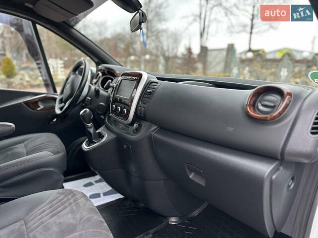 Белый Рено Трафик, объемом двигателя 2 л и пробегом 231 тыс. км за 25700 $, фото 38 на Automoto.ua