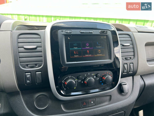 Белый Рено Трафик, объемом двигателя 1.6 л и пробегом 260 тыс. км за 17499 $, фото 15 на Automoto.ua