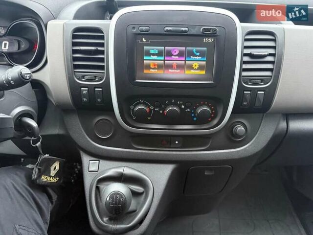 Белый Рено Трафик, объемом двигателя 1.6 л и пробегом 151 тыс. км за 17990 $, фото 23 на Automoto.ua