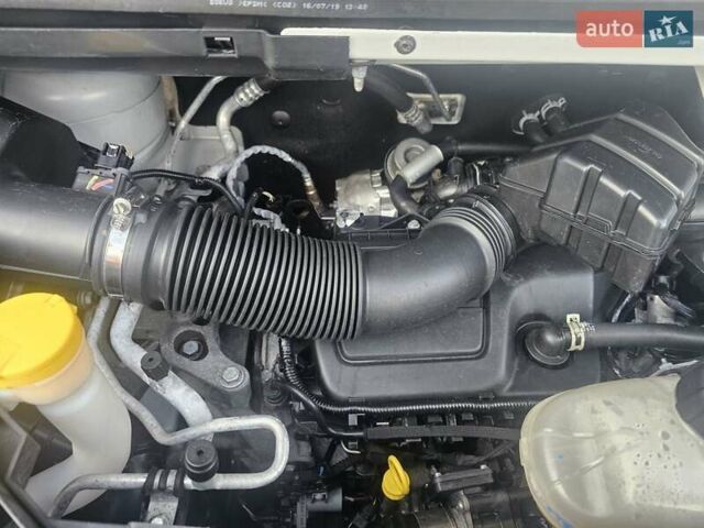 Белый Рено Трафик, объемом двигателя 1.6 л и пробегом 122 тыс. км за 16000 $, фото 30 на Automoto.ua