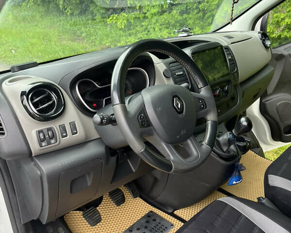 Белый Рено Трафик, объемом двигателя 1.6 л и пробегом 177 тыс. км за 18999 $, фото 36 на Automoto.ua