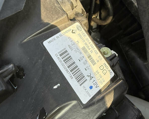 Белый Рено Трафик, объемом двигателя 2 л и пробегом 107 тыс. км за 24500 $, фото 5 на Automoto.ua