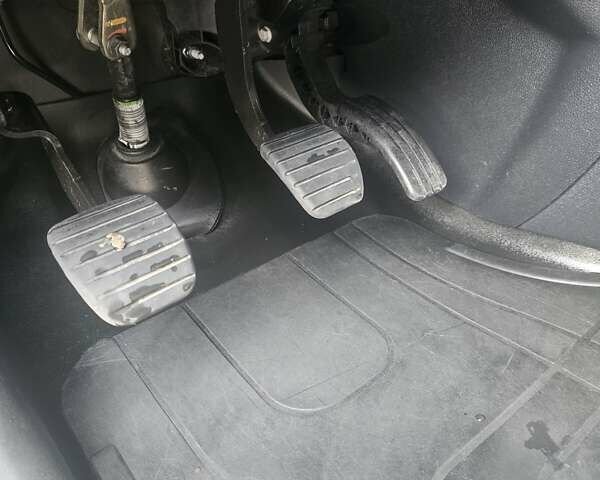 Белый Рено Трафик, объемом двигателя 1.6 л и пробегом 122 тыс. км за 16000 $, фото 15 на Automoto.ua