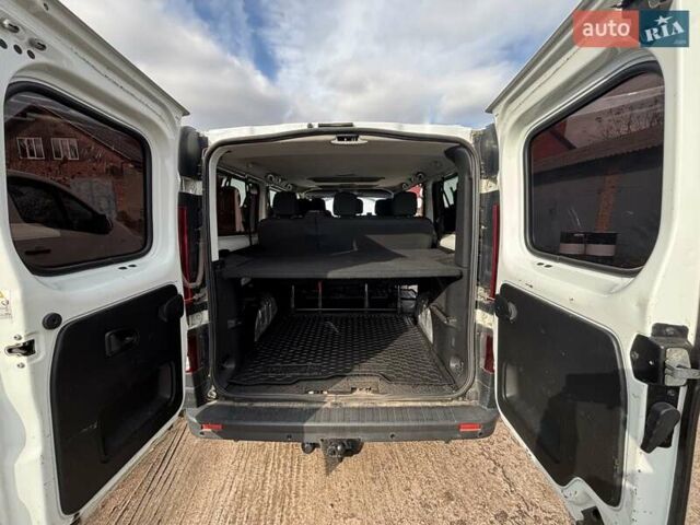 Білий Рено Трафік, об'ємом двигуна 1.6 л та пробігом 195 тис. км за 21300 $, фото 7 на Automoto.ua