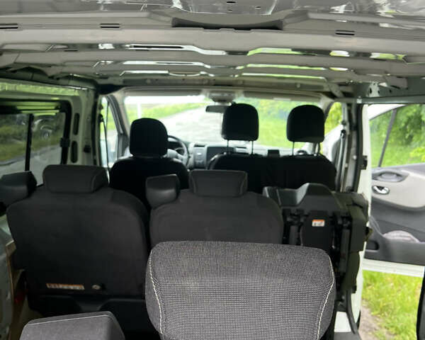 Белый Рено Трафик, объемом двигателя 1.6 л и пробегом 177 тыс. км за 18999 $, фото 60 на Automoto.ua