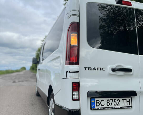 Белый Рено Трафик, объемом двигателя 1.6 л и пробегом 177 тыс. км за 18999 $, фото 11 на Automoto.ua