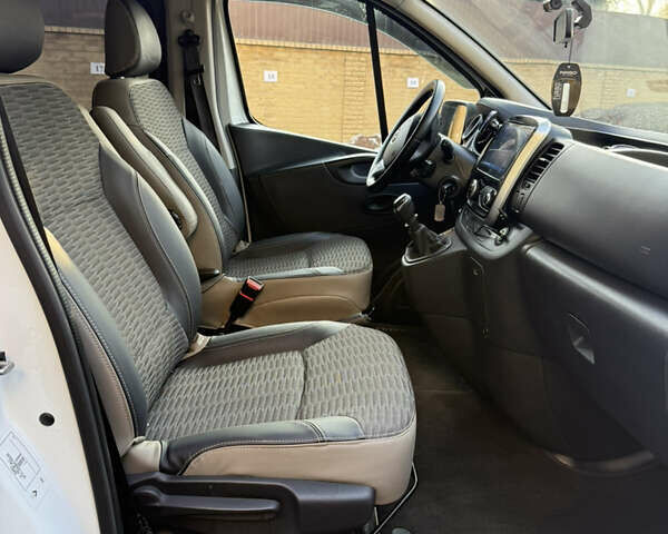 Белый Рено Трафик, объемом двигателя 2 л и пробегом 107 тыс. км за 24500 $, фото 22 на Automoto.ua