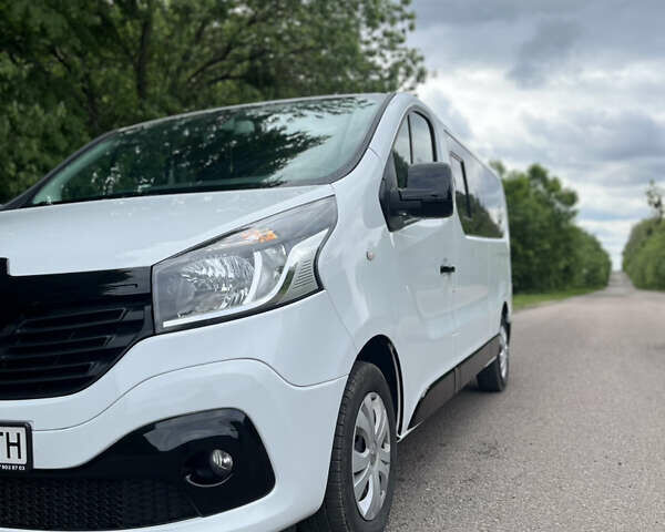 Белый Рено Трафик, объемом двигателя 1.6 л и пробегом 177 тыс. км за 18999 $, фото 17 на Automoto.ua