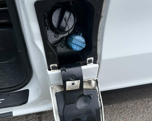 Белый Рено Трафик, объемом двигателя 1.6 л и пробегом 177 тыс. км за 18999 $, фото 22 на Automoto.ua