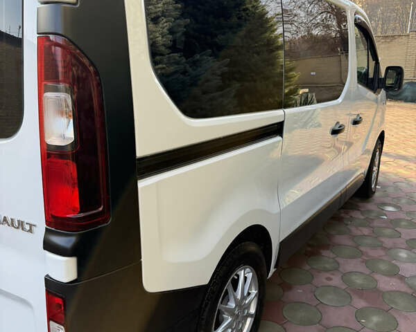 Белый Рено Трафик, объемом двигателя 2 л и пробегом 107 тыс. км за 24500 $, фото 31 на Automoto.ua