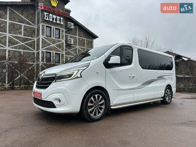 Белый Рено Трафик, объемом двигателя 2 л и пробегом 231 тыс. км за 25700 $, фото 2 на Automoto.ua