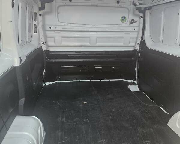 Белый Рено Трафик, объемом двигателя 1.6 л и пробегом 122 тыс. км за 16000 $, фото 19 на Automoto.ua