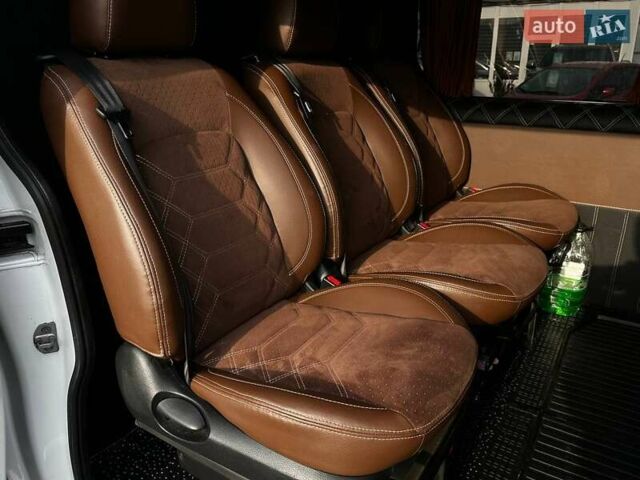 Белый Рено Трафик, объемом двигателя 1.6 л и пробегом 227 тыс. км за 17700 $, фото 13 на Automoto.ua