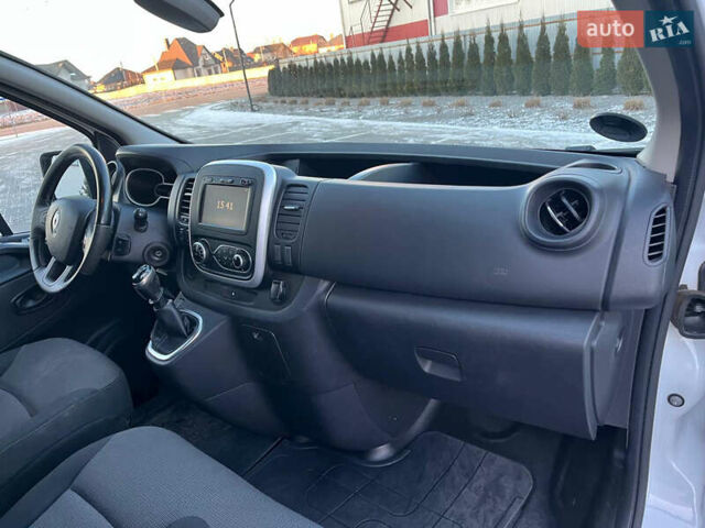 Белый Рено Трафик, объемом двигателя 2 л и пробегом 195 тыс. км за 16800 $, фото 17 на Automoto.ua