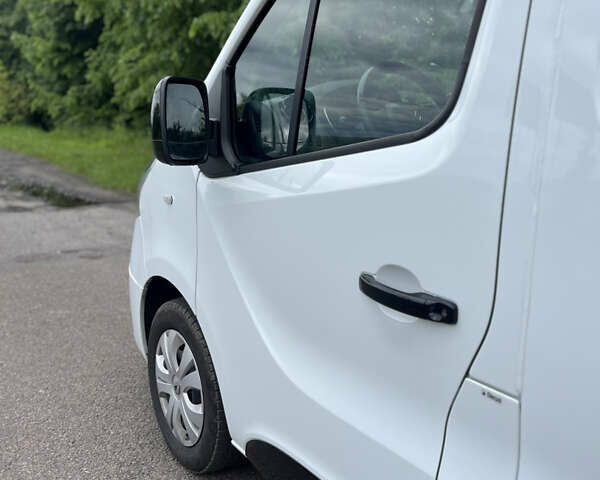 Белый Рено Трафик, объемом двигателя 1.6 л и пробегом 177 тыс. км за 18999 $, фото 15 на Automoto.ua