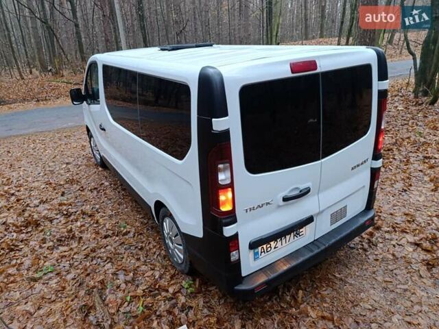 Белый Рено Трафик, объемом двигателя 1.6 л и пробегом 263 тыс. км за 15999 $, фото 38 на Automoto.ua
