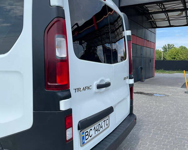 Белый Рено Трафик, объемом двигателя 1.6 л и пробегом 96 тыс. км за 17500 $, фото 31 на Automoto.ua