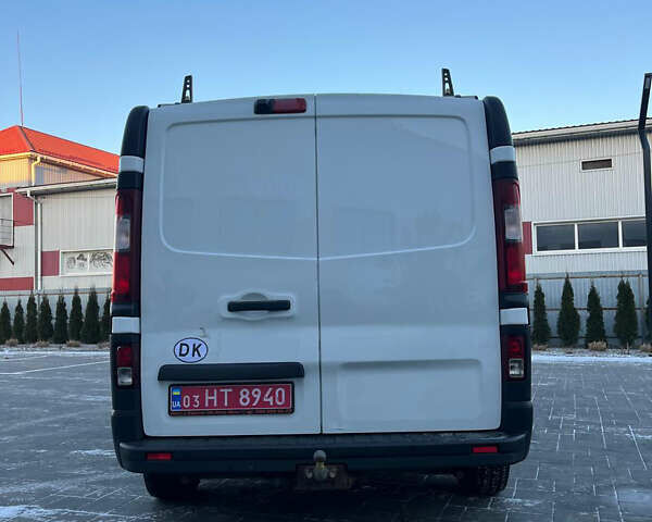 Белый Рено Трафик, объемом двигателя 2 л и пробегом 195 тыс. км за 16800 $, фото 6 на Automoto.ua