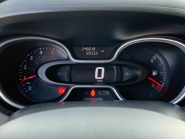 Белый Рено Трафик, объемом двигателя 1.6 л и пробегом 246 тыс. км за 17955 $, фото 20 на Automoto.ua