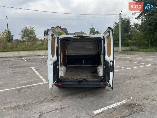 Белый Рено Трафик, объемом двигателя 1.6 л и пробегом 277 тыс. км за 12500 $, фото 10 на Automoto.ua