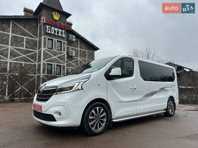 Белый Рено Трафик, объемом двигателя 2 л и пробегом 231 тыс. км за 25700 $, фото 3 на Automoto.ua