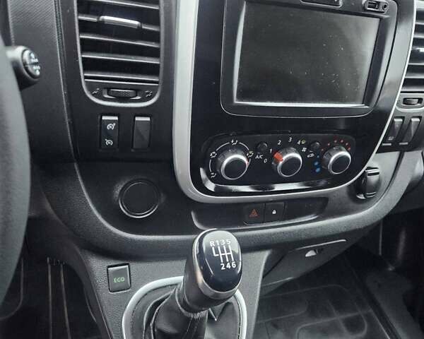 Білий Рено Трафік, об'ємом двигуна 2 л та пробігом 123 тис. км за 17900 $, фото 11 на Automoto.ua