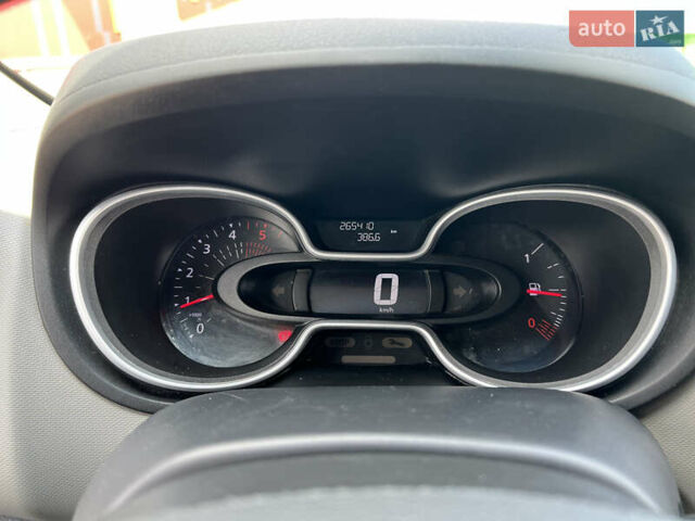 Белый Рено Трафик, объемом двигателя 1.6 л и пробегом 260 тыс. км за 17499 $, фото 13 на Automoto.ua