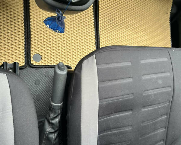 Белый Рено Трафик, объемом двигателя 1.6 л и пробегом 177 тыс. км за 18999 $, фото 49 на Automoto.ua