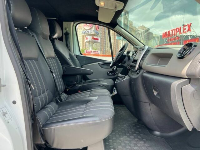 Белый Рено Трафик, объемом двигателя 1.6 л и пробегом 260 тыс. км за 18500 $, фото 13 на Automoto.ua