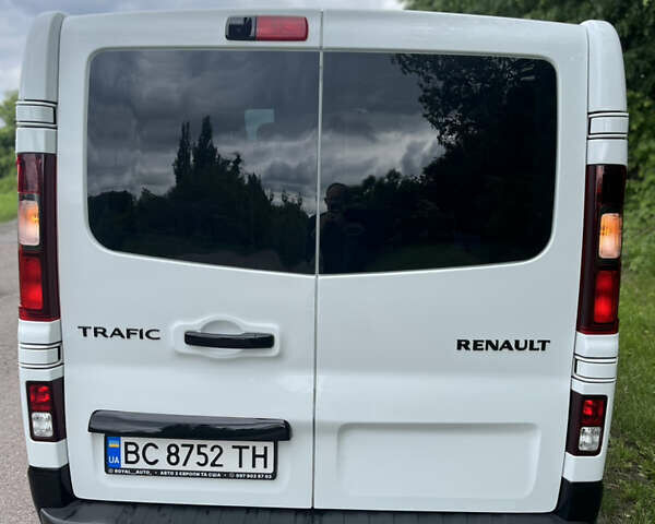 Белый Рено Трафик, объемом двигателя 1.6 л и пробегом 177 тыс. км за 18999 $, фото 8 на Automoto.ua