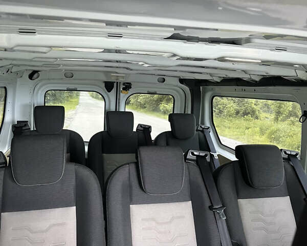 Белый Рено Трафик, объемом двигателя 1.6 л и пробегом 177 тыс. км за 18999 $, фото 51 на Automoto.ua