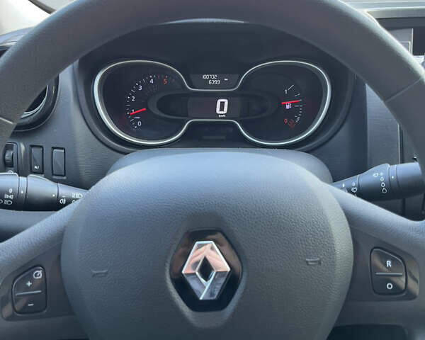 Белый Рено Трафик, объемом двигателя 1.6 л и пробегом 103 тыс. км за 16900 $, фото 5 на Automoto.ua