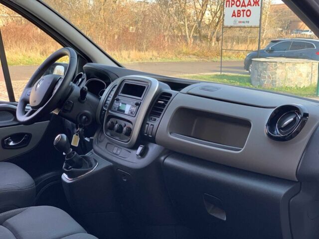 Белый Рено Трафик, объемом двигателя 1.6 л и пробегом 246 тыс. км за 17955 $, фото 14 на Automoto.ua