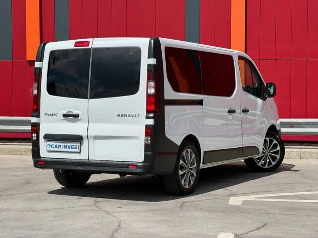 Белый Рено Трафик, объемом двигателя 1.6 л и пробегом 260 тыс. км за 18500 $, фото 4 на Automoto.ua