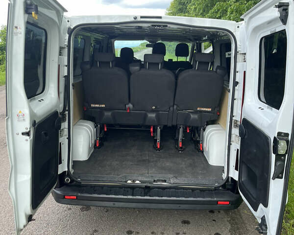 Белый Рено Трафик, объемом двигателя 1.6 л и пробегом 177 тыс. км за 18999 $, фото 69 на Automoto.ua