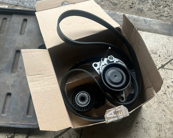 Белый Рено Трафик, объемом двигателя 1.6 л и пробегом 177 тыс. км за 18999 $, фото 79 на Automoto.ua