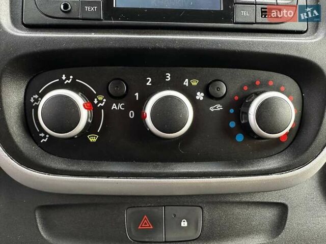 Белый Рено Трафик, объемом двигателя 1.6 л и пробегом 227 тыс. км за 17700 $, фото 25 на Automoto.ua