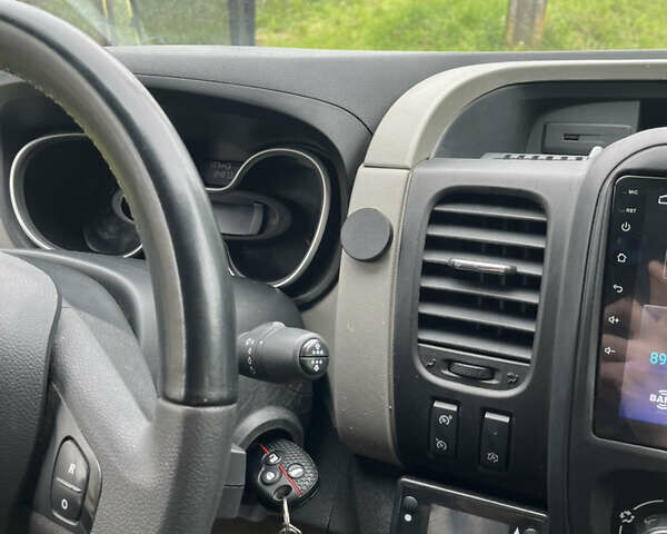 Белый Рено Трафик, объемом двигателя 1.6 л и пробегом 177 тыс. км за 18999 $, фото 44 на Automoto.ua